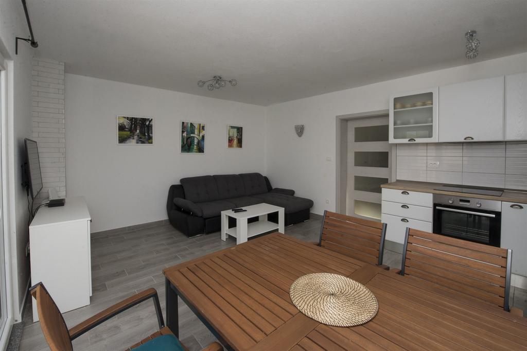 Apartment Jure Slatine Bagian luar foto