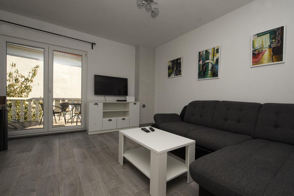 Apartment Jure Slatine Bagian luar foto